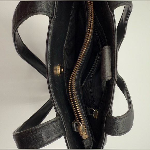 Ralph Lauren black leather handbag preowned - Picture 9 of 11